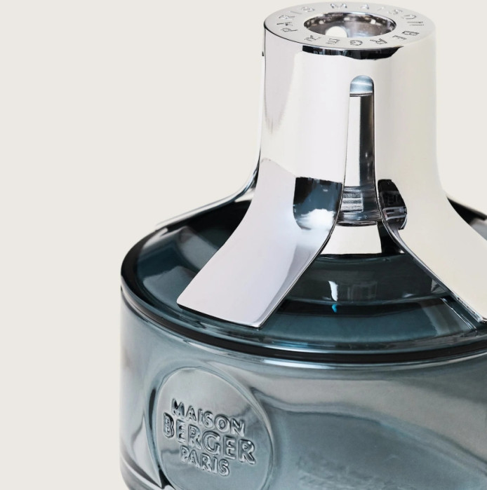 detail Maison Berger IDENTITY modrá, katalytická lampa 350ml