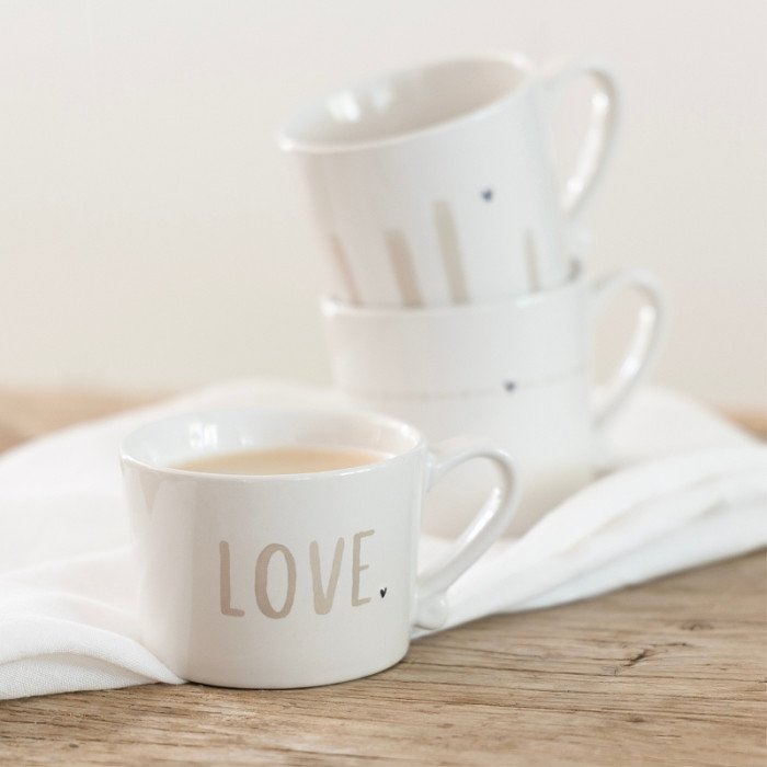 detail Bastion Collections Hrneček menší LOVE in BT, 175ml