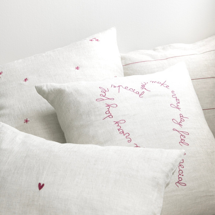 detail Bastion Collections Povlak na polštář 60x60cm NATUREL FlowersRose 100% linen