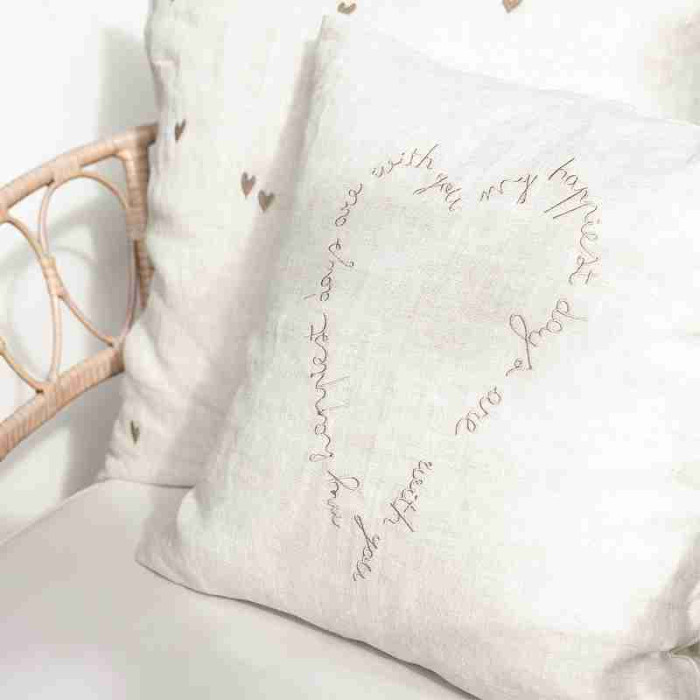 detail Bastion Collections Povlak na polštář 60x60cm NATUREL Hearts Nat 100% linen