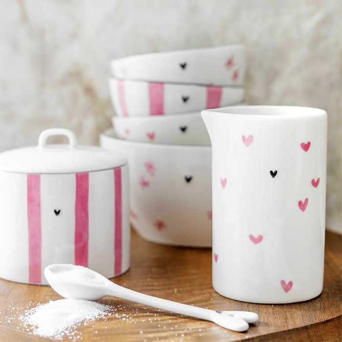 detail Bastion Collections Konvička Milk Jug White/Rose Little Hearts 6x10 cm