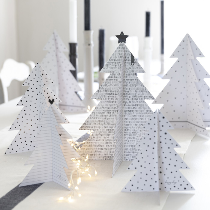 detail Bastion Collections Dekorace Xmas TREE - STRIPES, střední 21cm