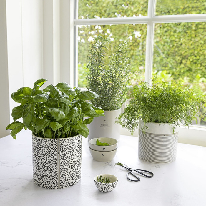 detail Bastion Collections UTENSIL - WILD FLOWER in black, 13x12,5cm