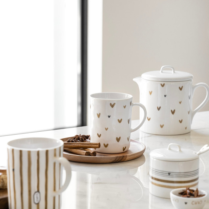 detail Bastion Collections Hrnek vysoký White with Brown Stripes, 440ml