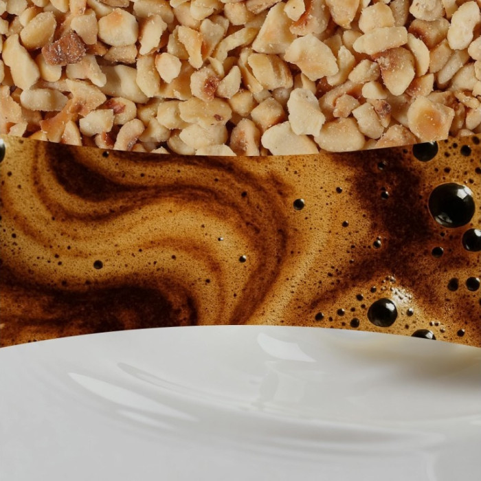 detail Vonná svíčka HAZELNUT ROAST, široký knot 453g