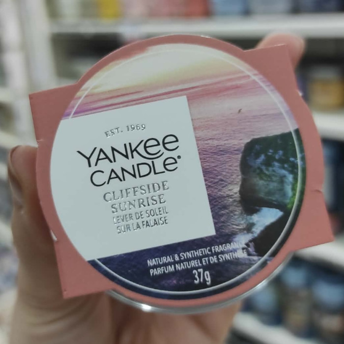 detail Yankee Candle Votivní svíčka ve skle 37g CLIFFSIDE SUNRISE