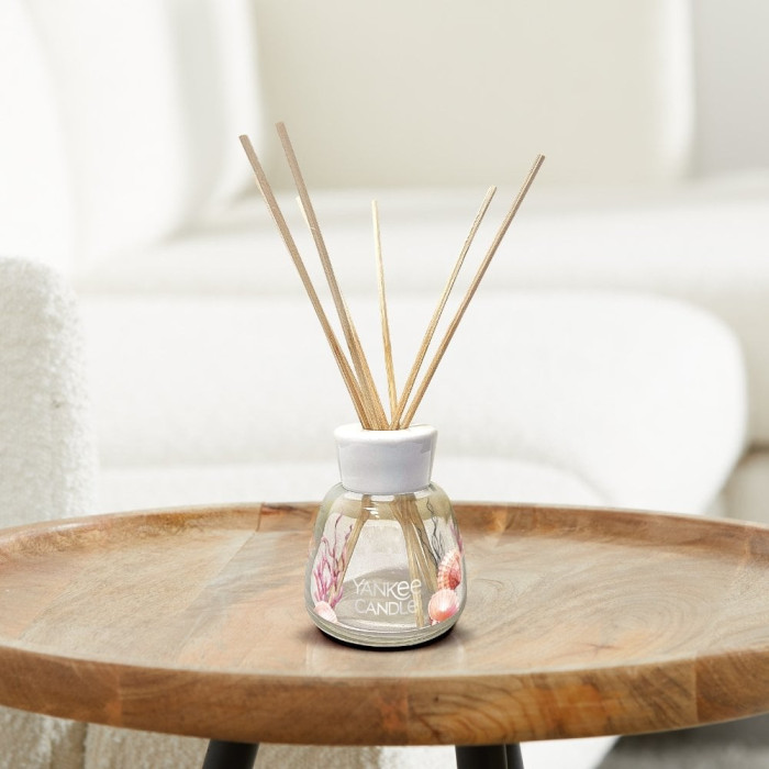 detail Yankee Candle Reed difuzér PINK SANDS, 100 ml, signature