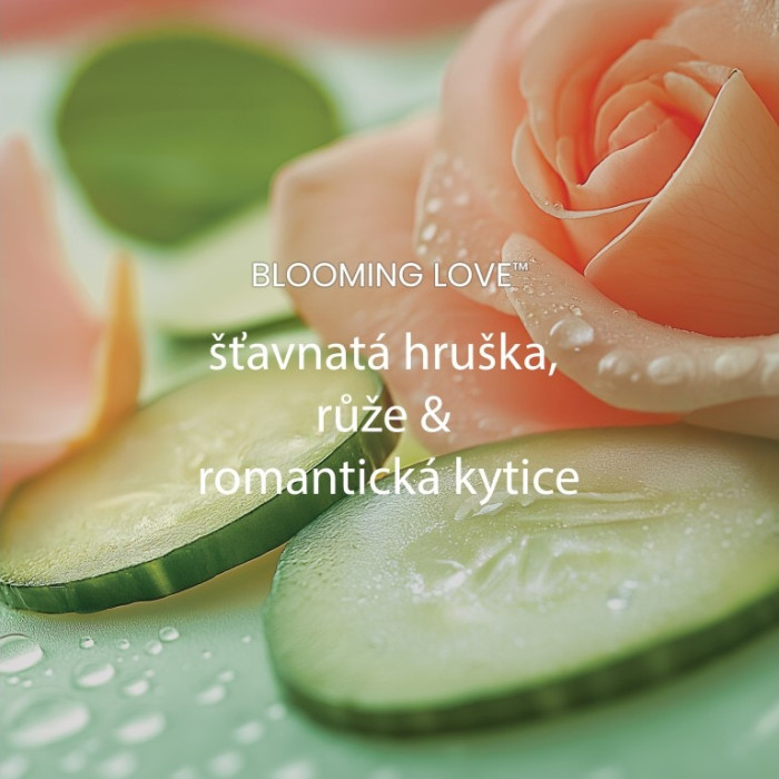 detail Yankee Candle Blooming Love, signature malá svíčka 110g