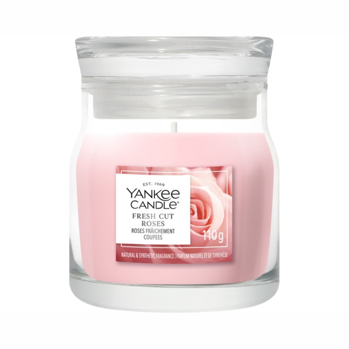 detail Yankee Candle Fresh Cut Roses, signature malá svíčka 110 g