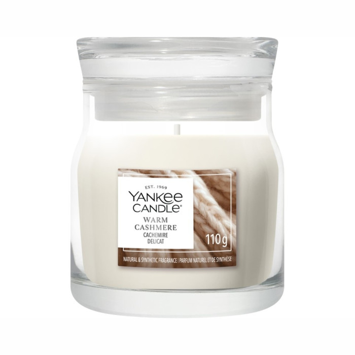 detail Yankee Candle Warm Cashmere, signature malá svíčka 110 g