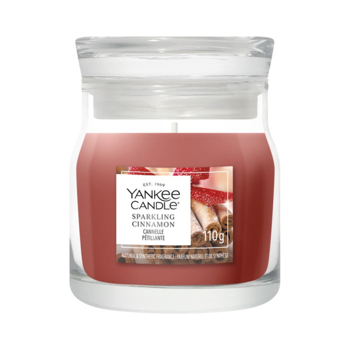detail Yankee Candle Sparkling Cinnamon, signature malá svíčka 110g