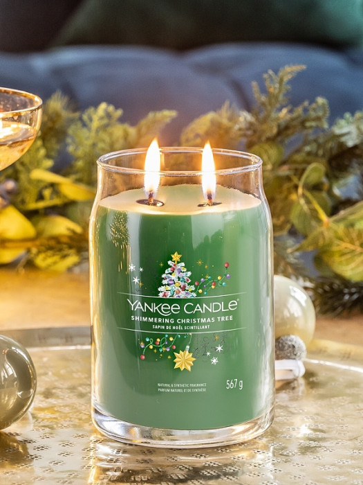 detail Yankee Candle Shimmering Christmas, signature velká svíčka 567 g